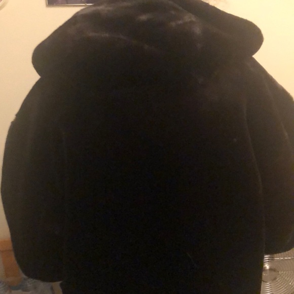 Faux fur coat for woman - Picture 3 of 4